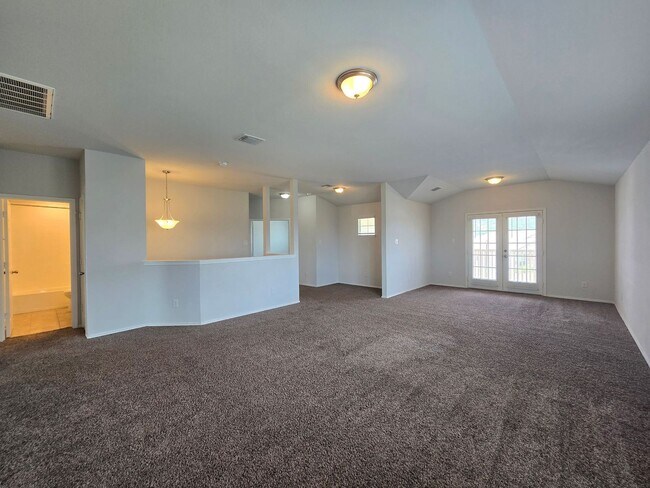 Building Photo - PRICE REDUCTION - AVAILABLE NOW!