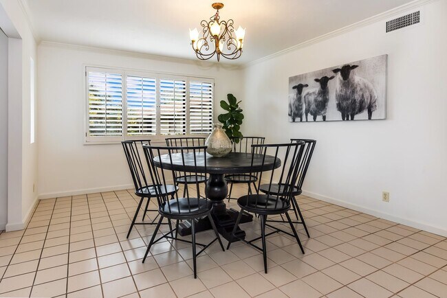 Building Photo - SPACIOUS SAN ROQUE HOME (CENTRAL AC)