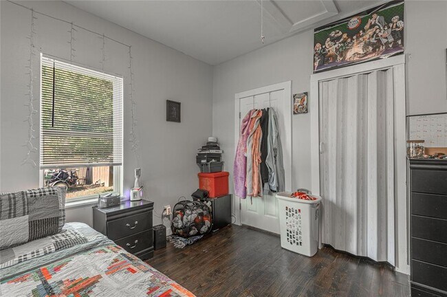 Building Photo - 3210 Elks Dr