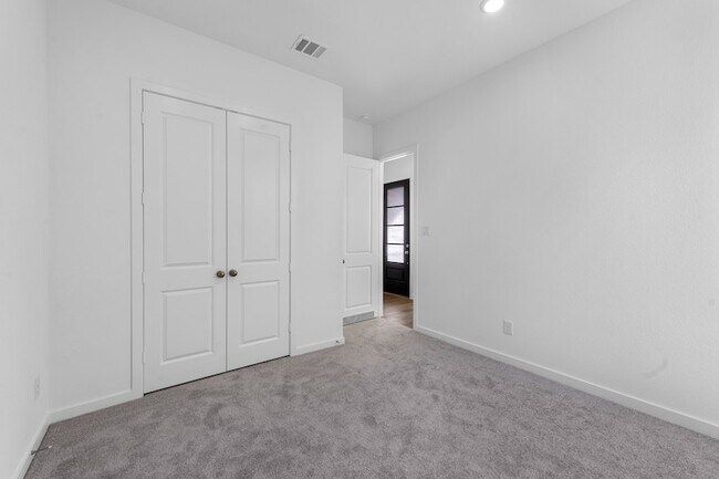 Building Photo - 2323 Hazel Berry St