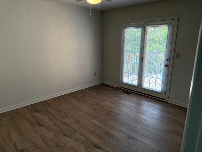 Building Photo - North Roanoke County Duplex