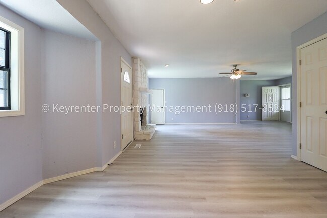 Building Photo - 1609 S Chestnut Ave