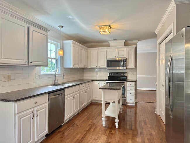 Building Photo - 3721 Stillwood Dr