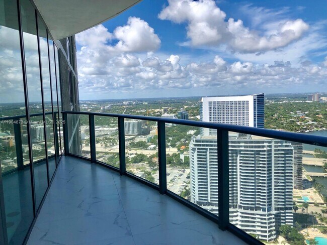 Building Photo - 650 NE 32nd St