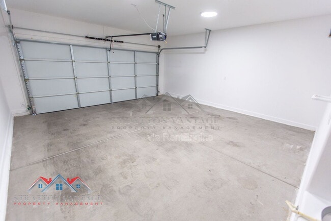 Building Photo - 1673 N Wrigley Dr