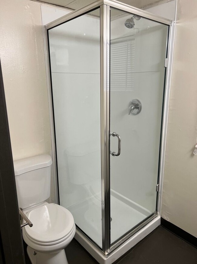 Building Photo - Great 8 Bedroom House Very Close to University of Washington