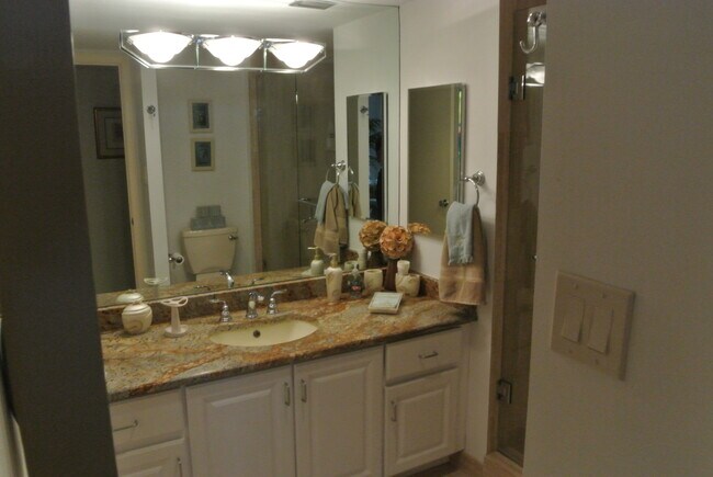 Bathroom 2 - 500 S Ocean Blvd