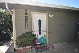 Building Photo - Top quality studio close to town