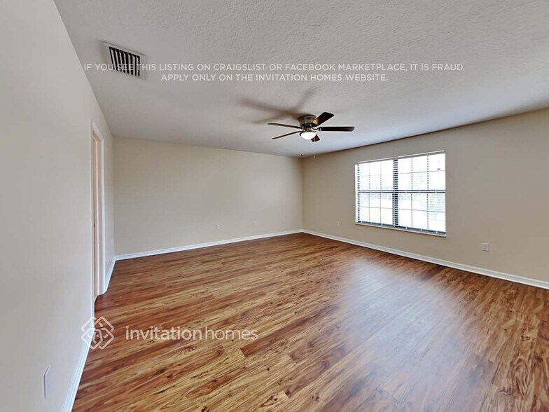 Building Photo - 212 Oaklanding Ln