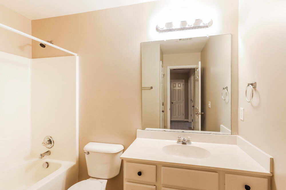 Building Photo - 85 Lakeshore Pkwy