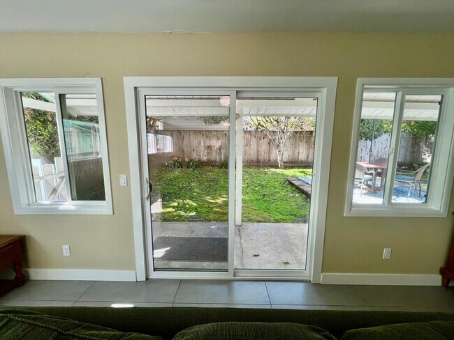 Building Photo - Charming Furnished Home in PG!