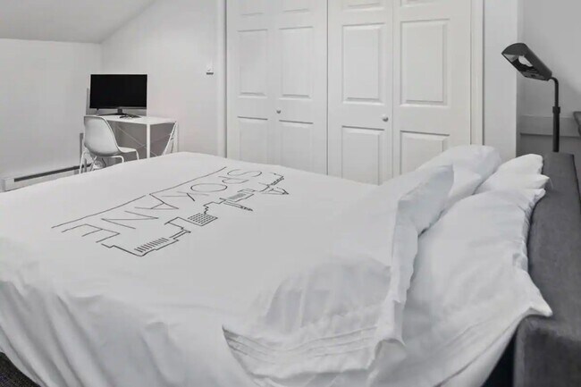 Building Photo - Experience a Stylish Retreat in Spokane’s Heartbeat