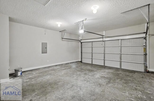 Building Photo - 147 Rimes Ave SE