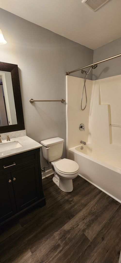 Building Photo - 2BR, 2.5BA Townhome in Middleton Place