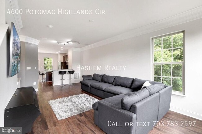 Building Photo - 4600 Potomac Highlands Cir