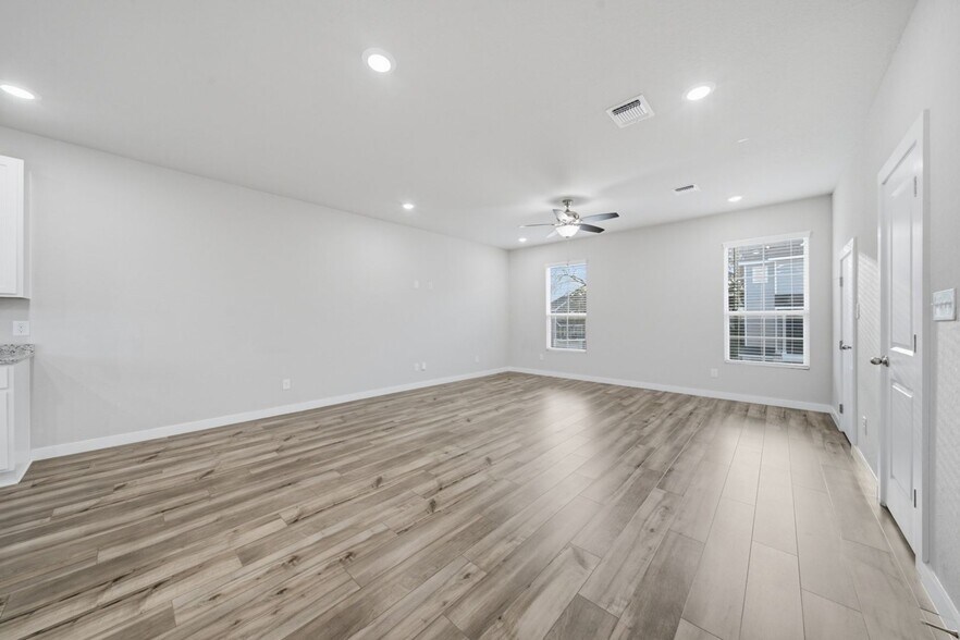 Building Photo - 21527 Sir Walter Ln