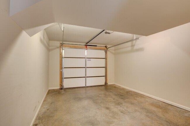 Building Photo - 505-H Havendale Ct