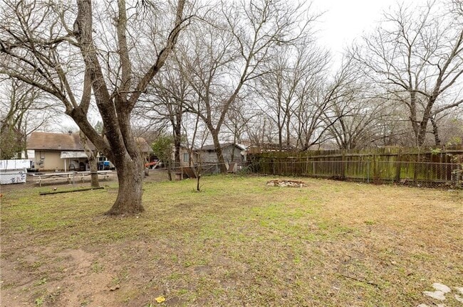 Building Photo - 2325 Bendridge Trail