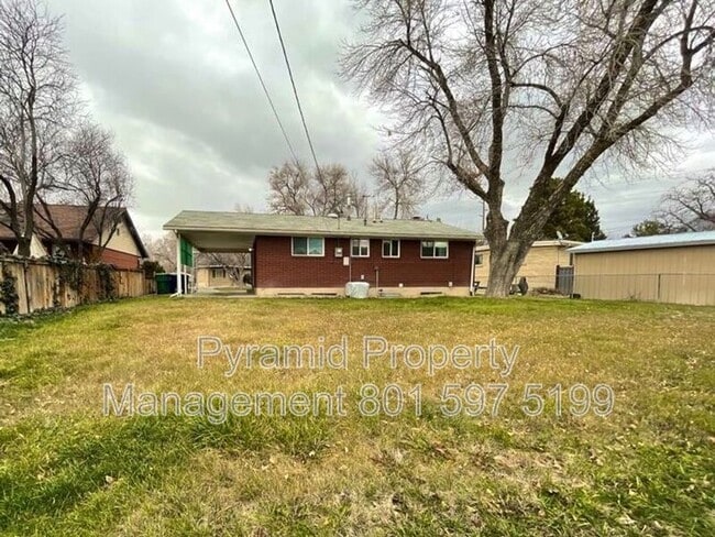 Building Photo - 874 E Angelina Ave