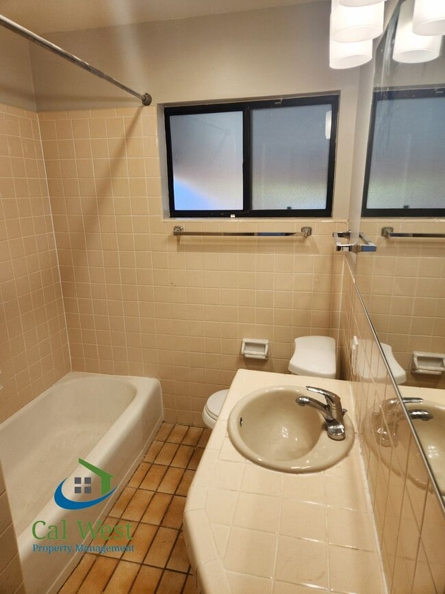 Building Photo - $6295 - Spacious 4 Bed/2 Bath Los Gatos Home with Air Conditioning/Award Winning Schools