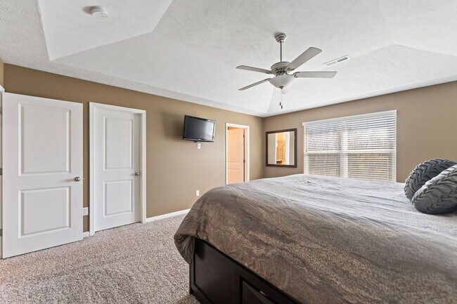Building Photo - 8609 Warbler Br Wy