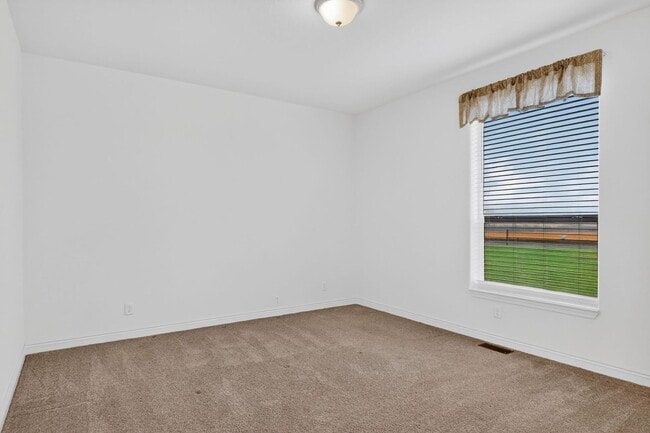 Building Photo - 6720 SW Minter Bridge Rd