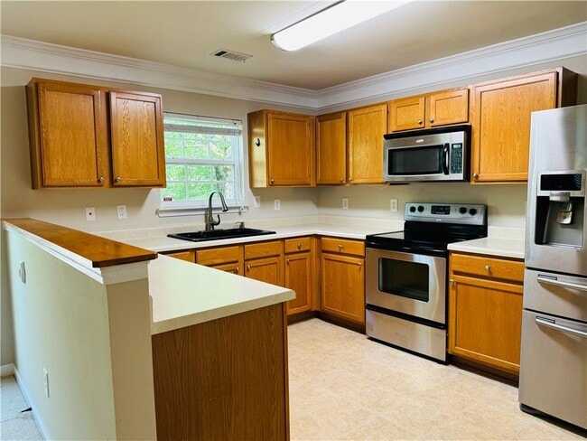 Building Photo - 2515 Sheldon Pl