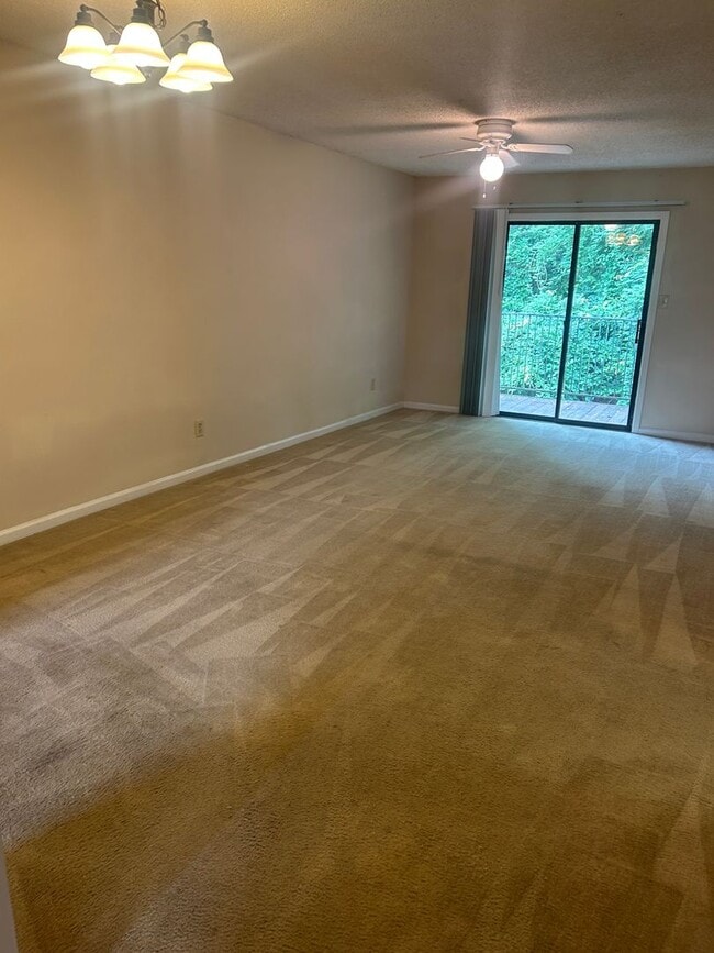 Building Photo - Winfield Chase Apartments