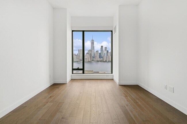 Building Photo - 99 Hudson St