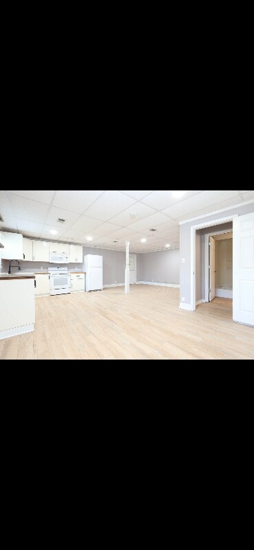 Building Photo - 225 Willow Lake Ln