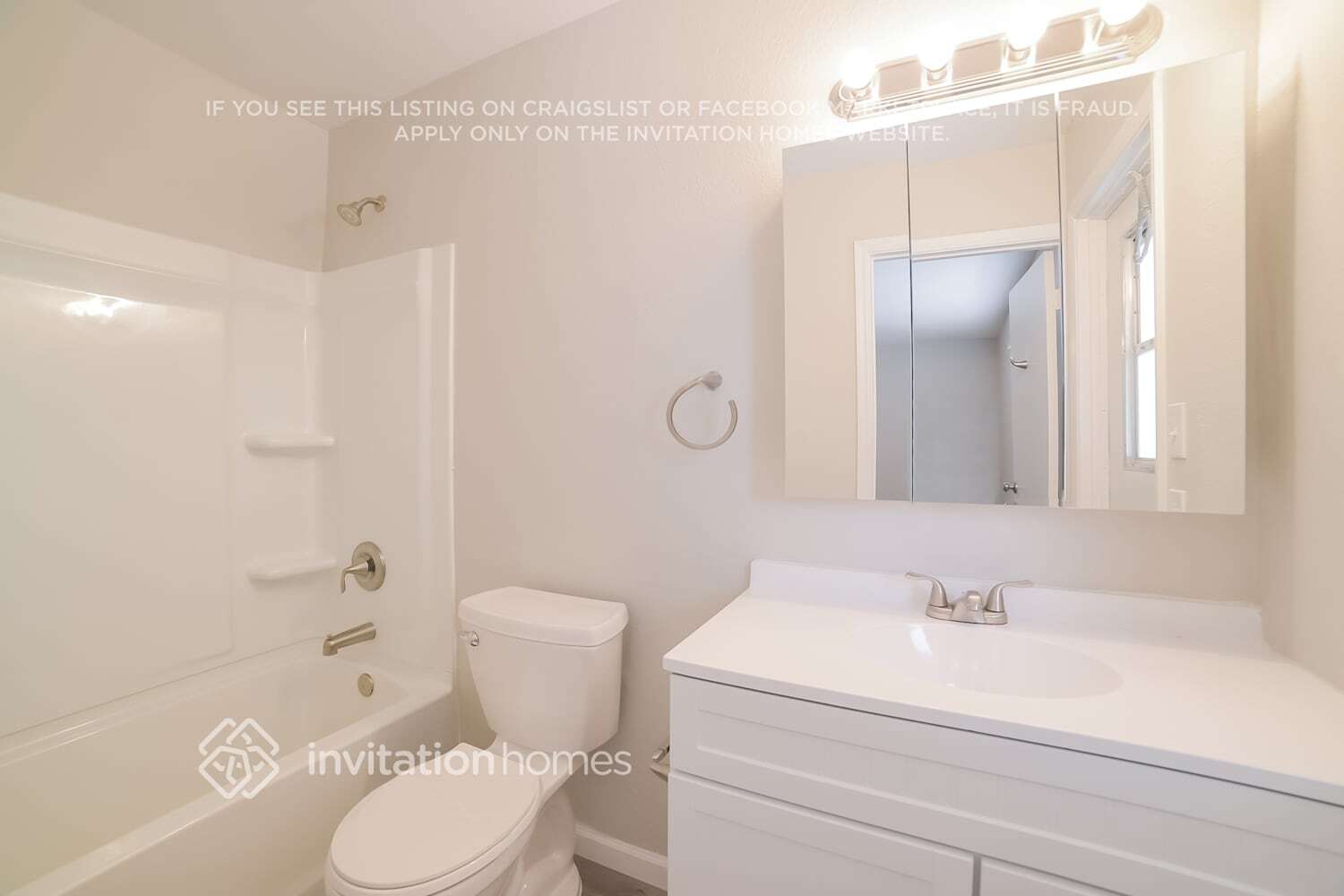 Building Photo - 3608 W Grovers Ave