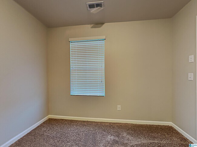 Building Photo - 330 Reed Way