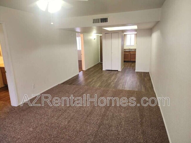 Building Photo - 1215 E Lemon St