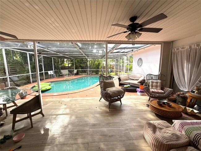 Building Photo - 5424 Van Buren St