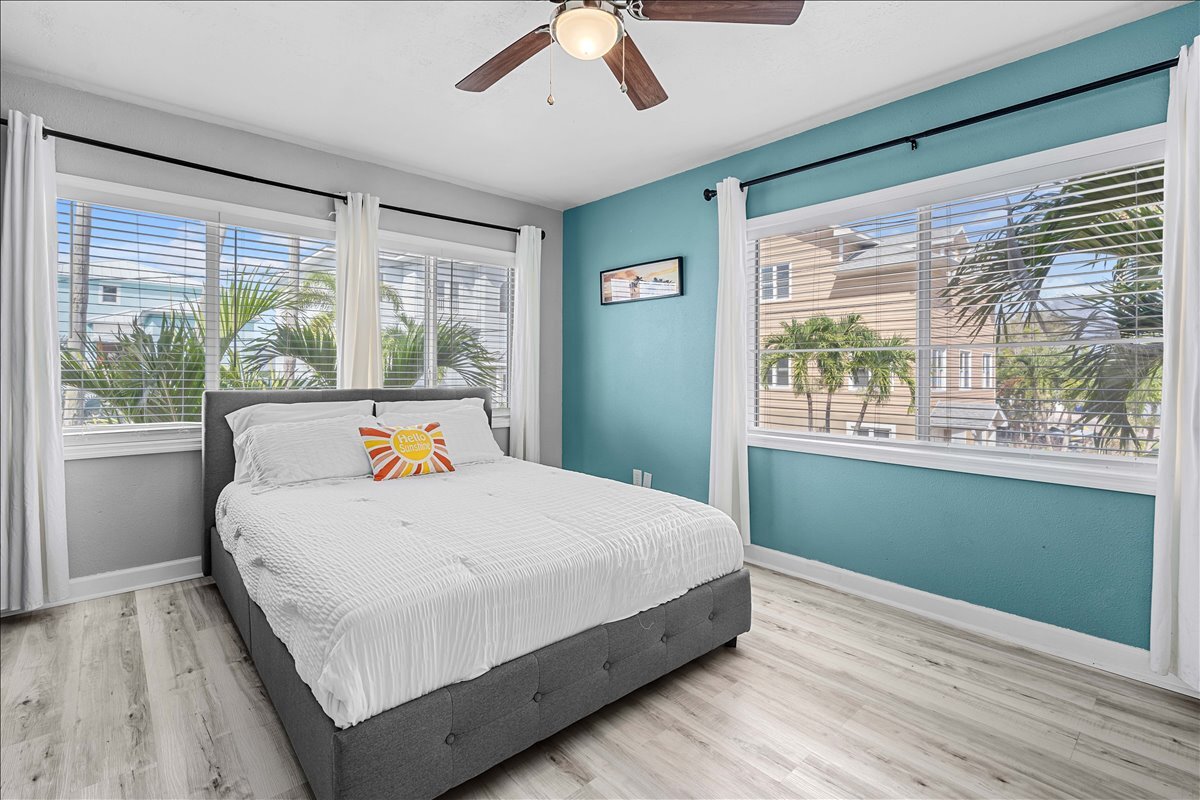 Building Photo - 13100 Boca Ciega Ave