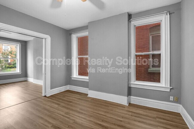 Building Photo - 5132 Kensington Ave