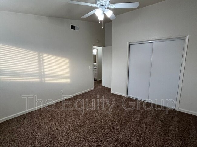 Building Photo - 4052 W Meadow Ave