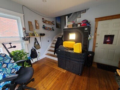 Building Photo - 201 Kelton St