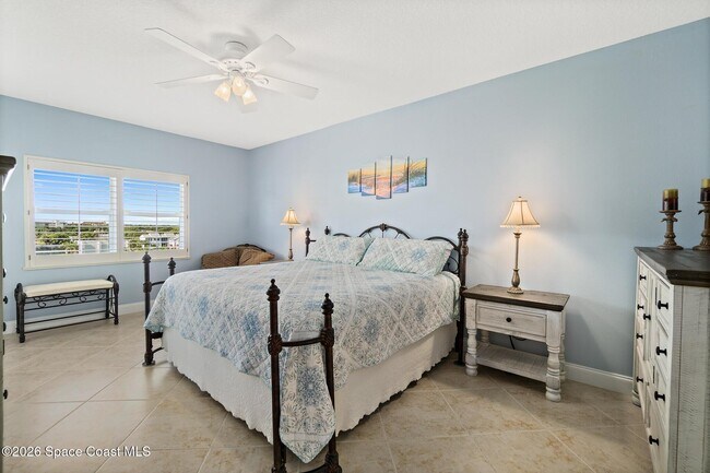 Building Photo - 601 Shorewood Dr