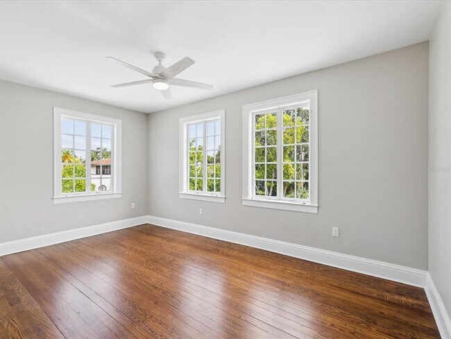 Building Photo - 456 Gardenia St