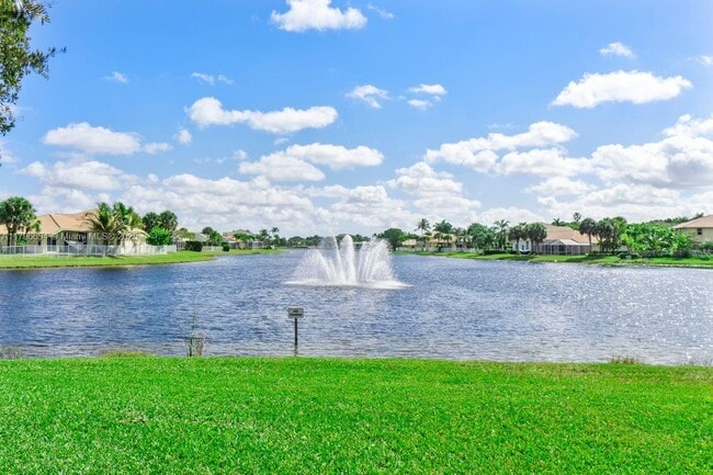 Building Photo - 4013 Pine Ridge Ln