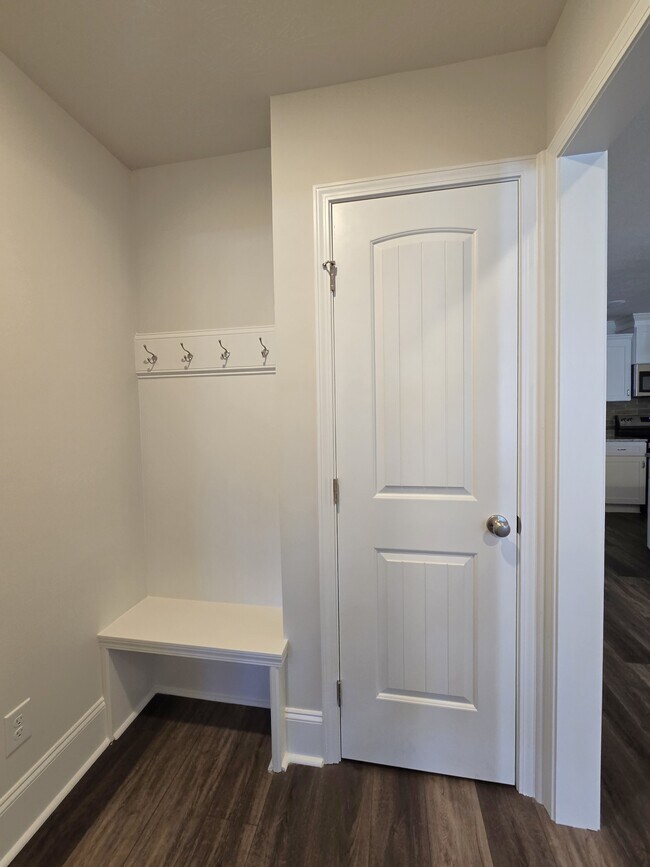 Building Photo - 8047 Bannock Cir