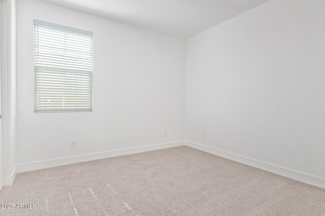 Building Photo - 21424 E Sparrow Dr