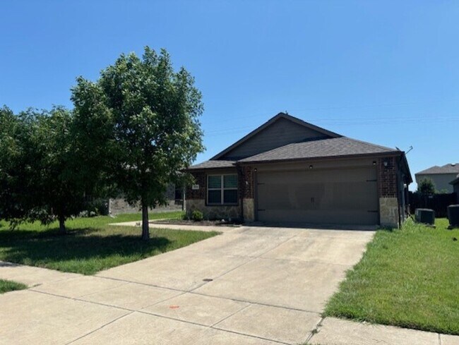 Building Photo - PERFECT HOME IN PRINCETON!