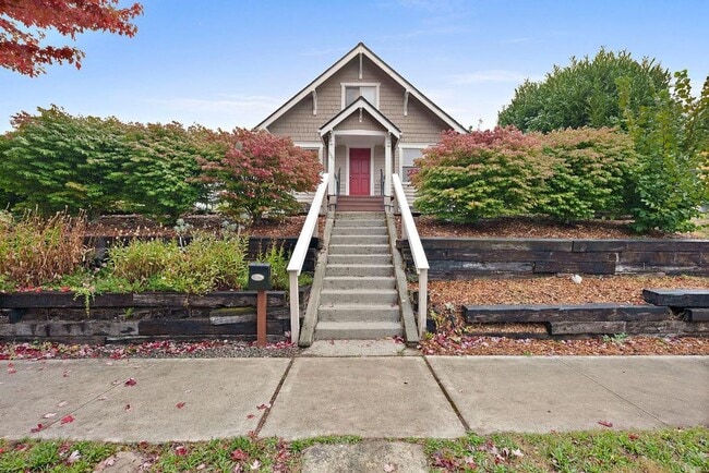 Building Photo - Charming Corner-Lot Tacoma Home with Huge ...