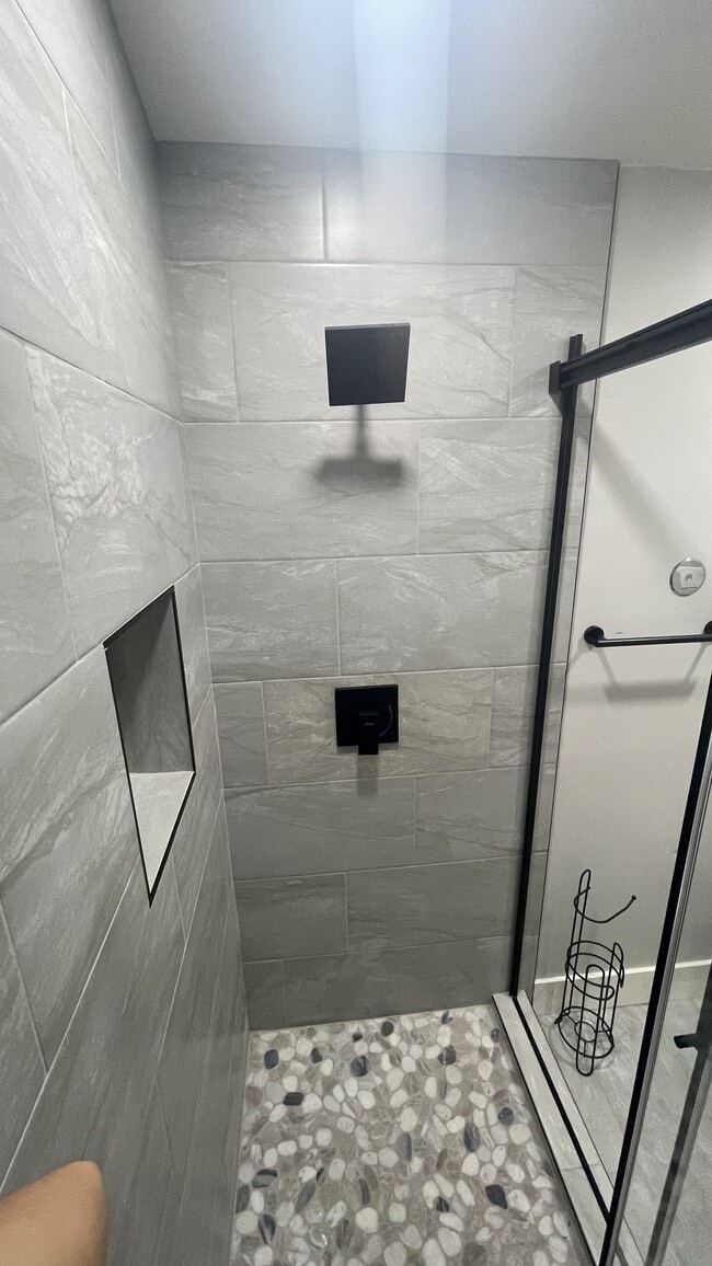 Building Photo - 1317 Marline Ave