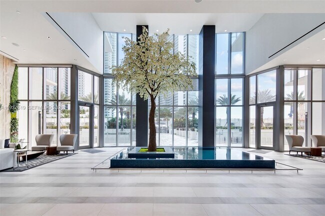 Building Photo - 851 NE 1st Ave