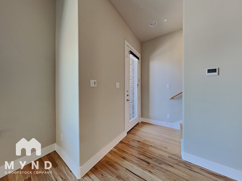 Building Photo - 2506 Vintage St