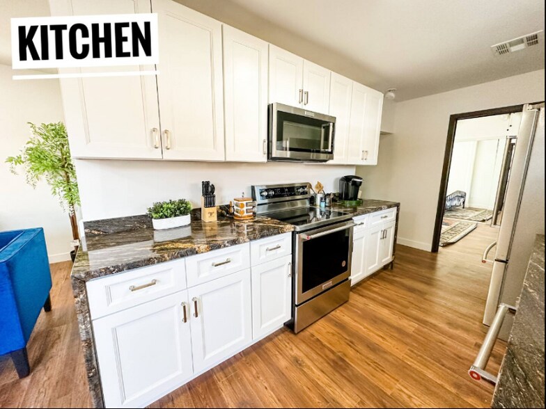 Building Photo - 322 N 13th St