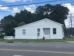 Building Photo - MOVE-IN READY!